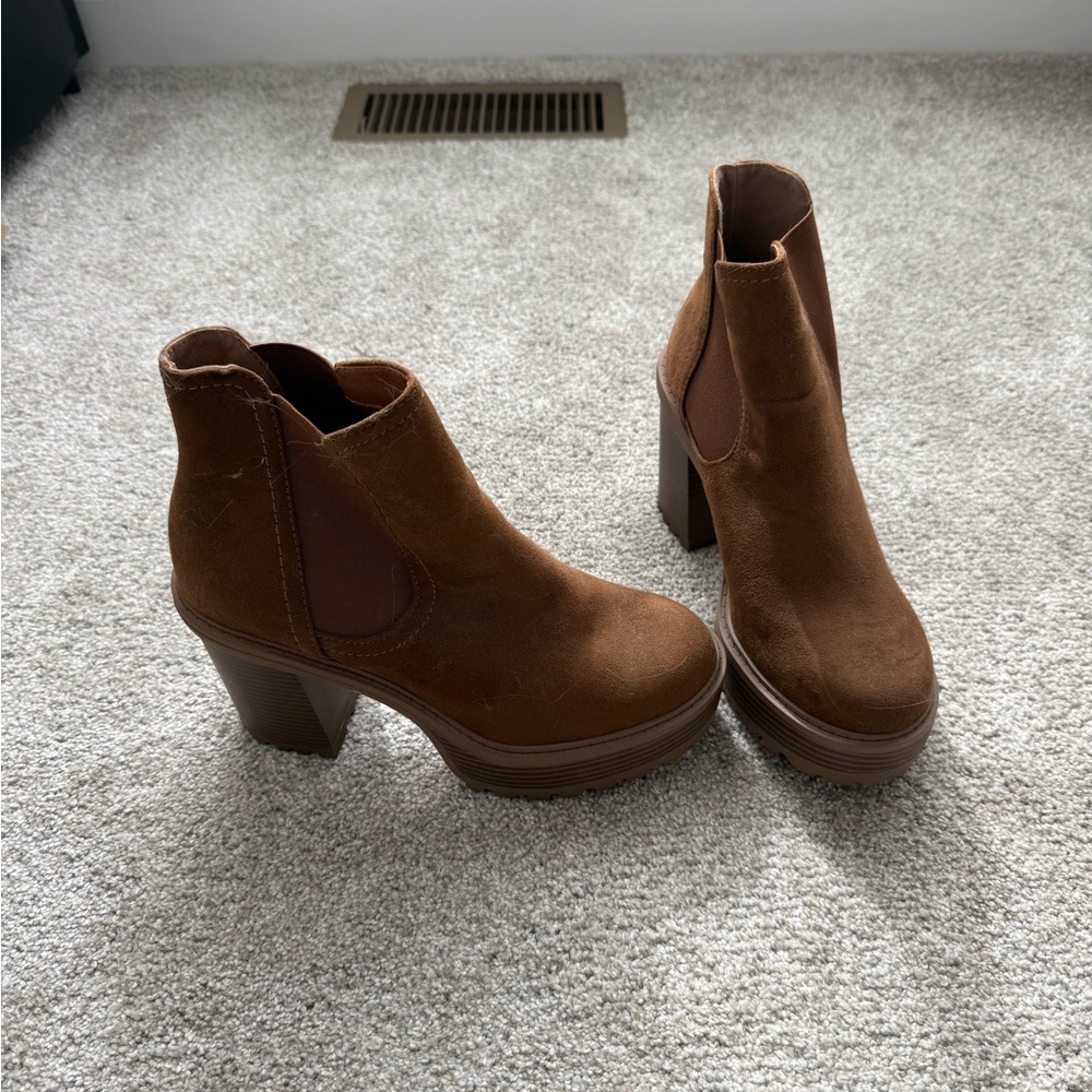 Soda Brown Heeled Boots